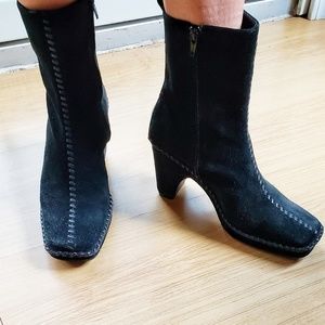 Linea Paolo Black leather suede zip Boot 6M